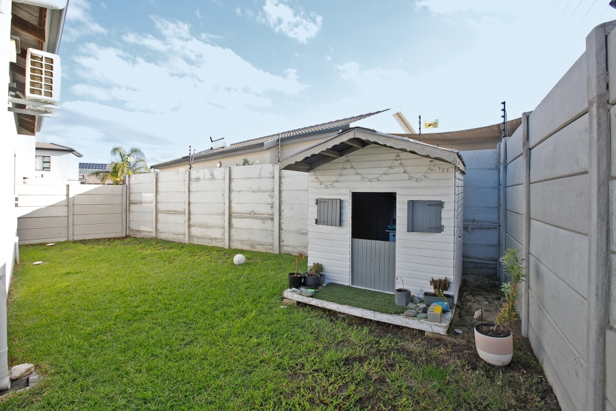 3 Bedroom Property for Sale in Parklands North Western Cape